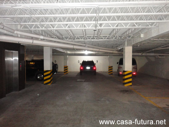 9 PARQUEO INTERNO