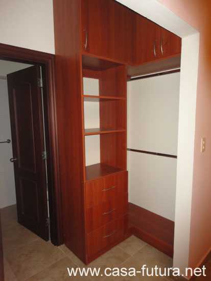 7 Closets 2